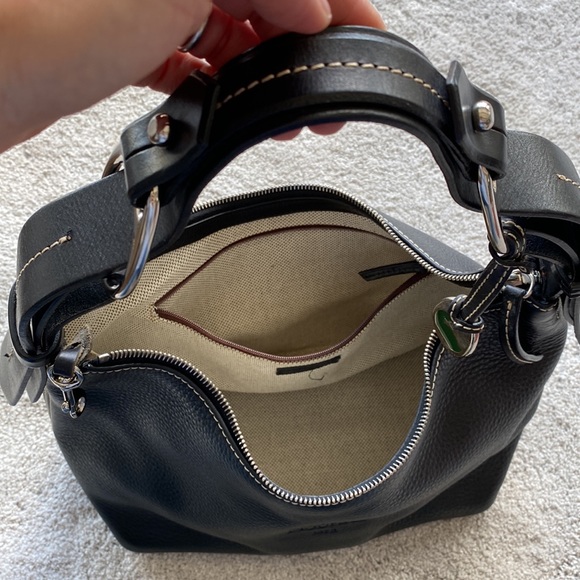 Dooney and Bourke black pebble leather shoulder bag - Picture 2 of 3